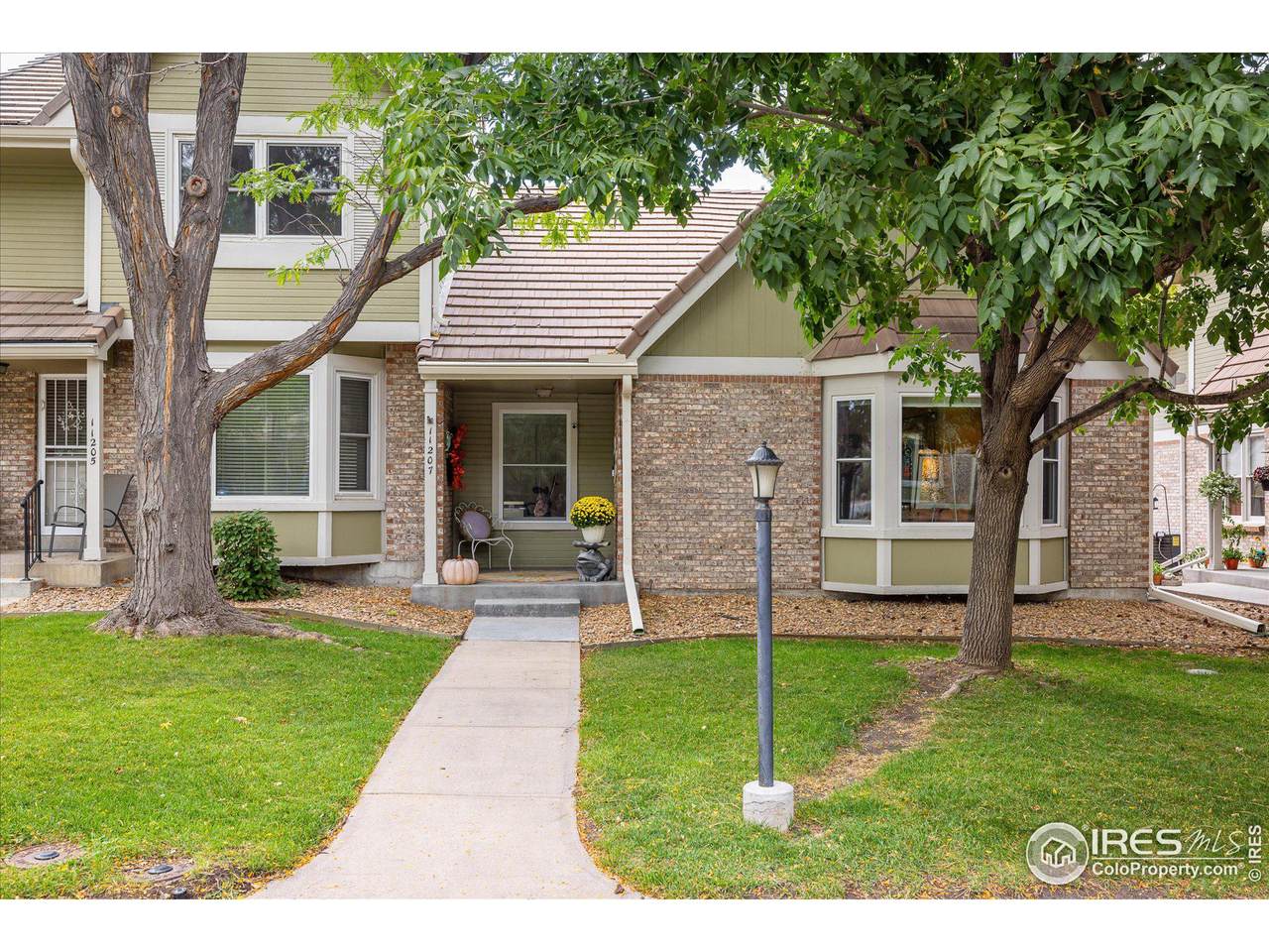 11207 Wyandot St - Photo 1