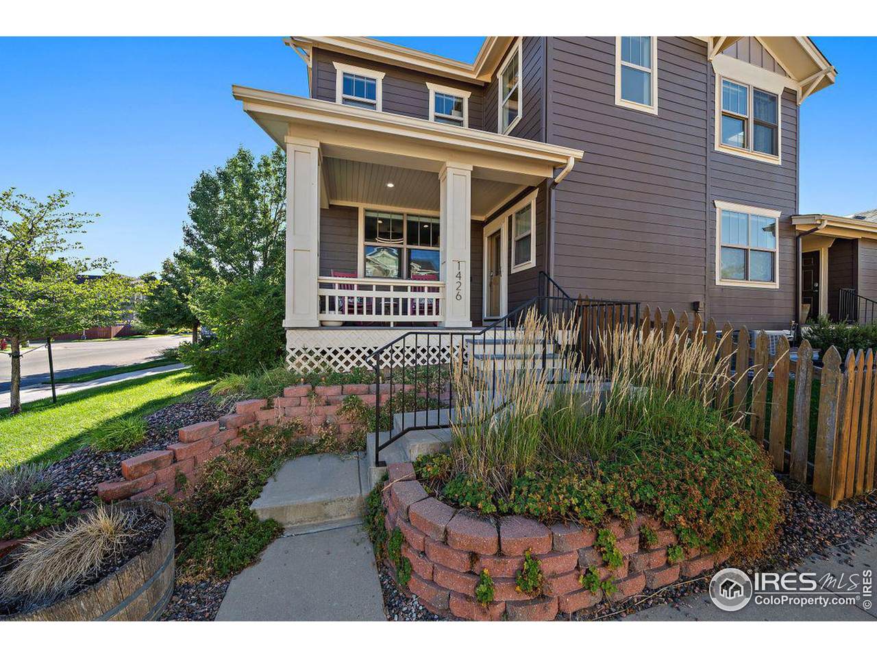 1426 Harvest Dr - Photo 1
