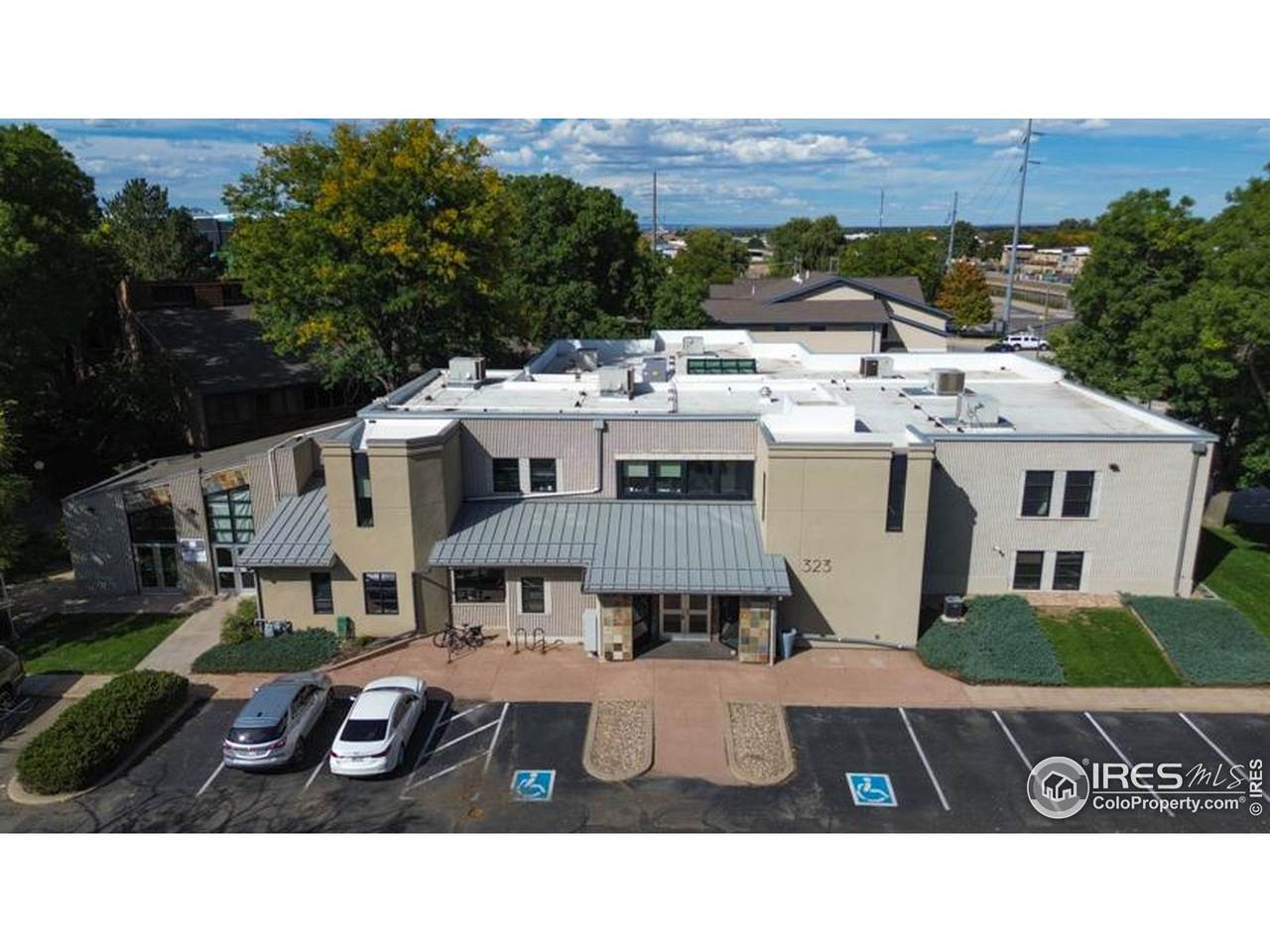 323 Drake Rd - Photo 1