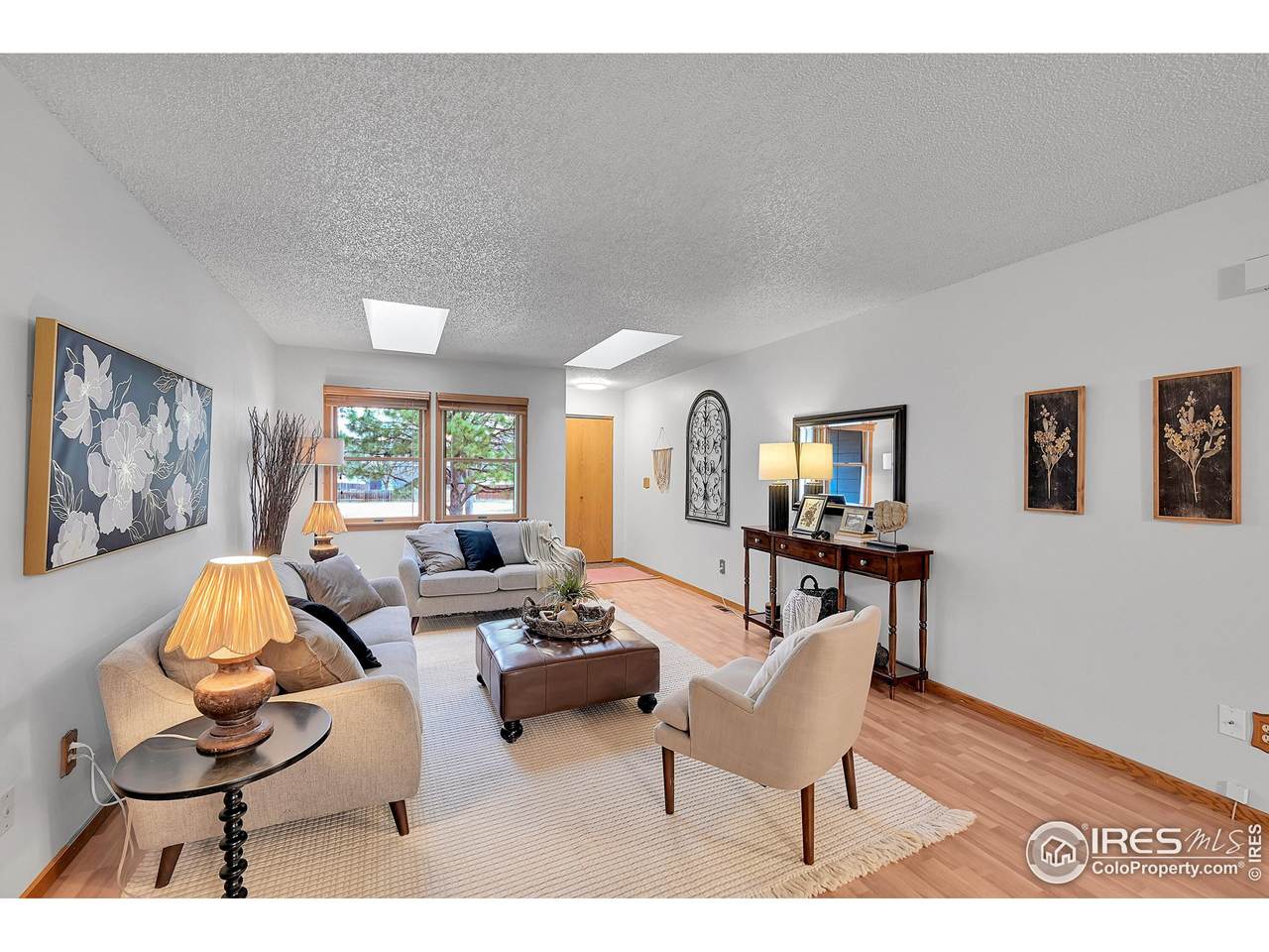 213 42nd St - Photo 1