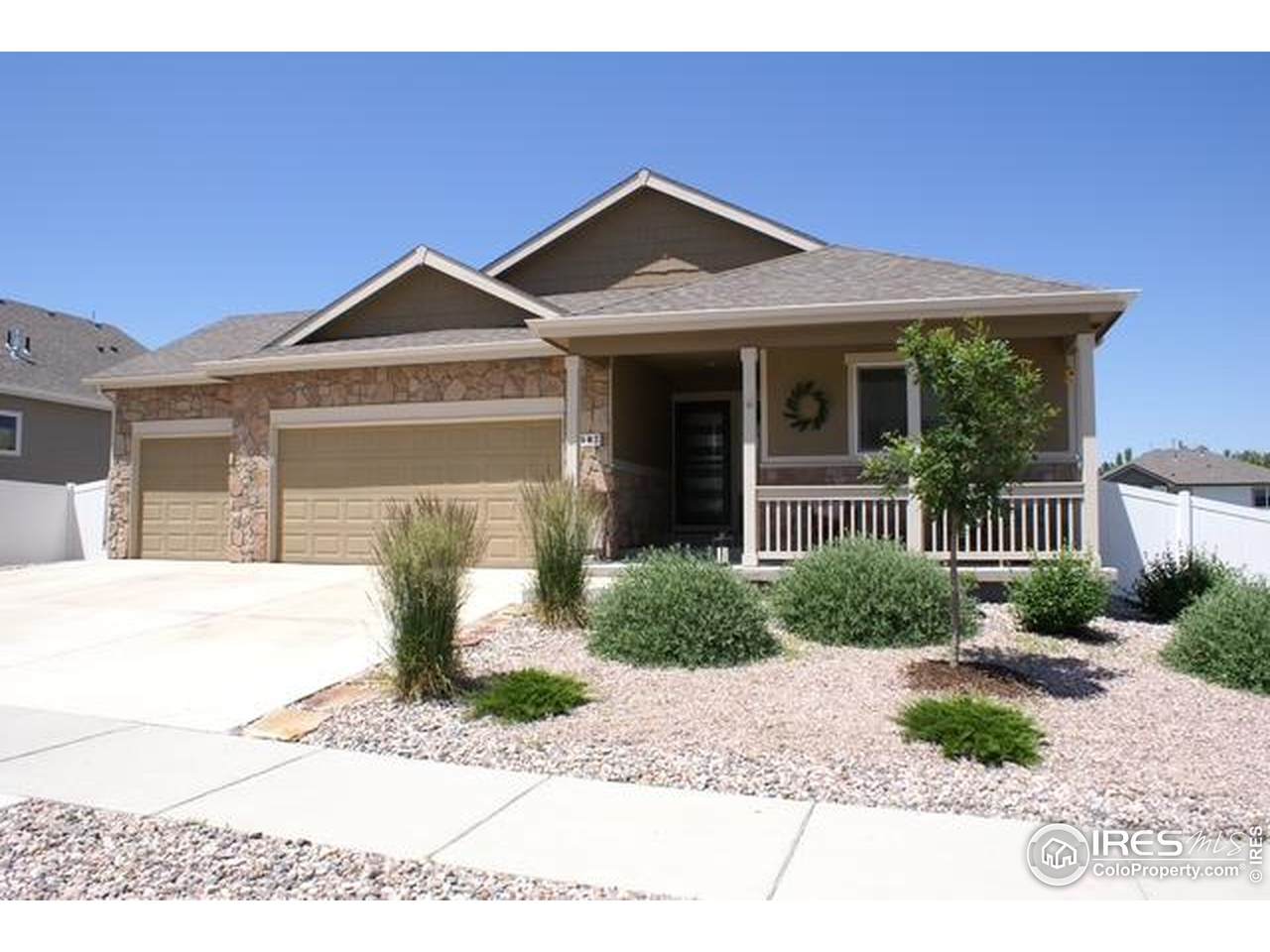 4507 Moose St - Photo 1