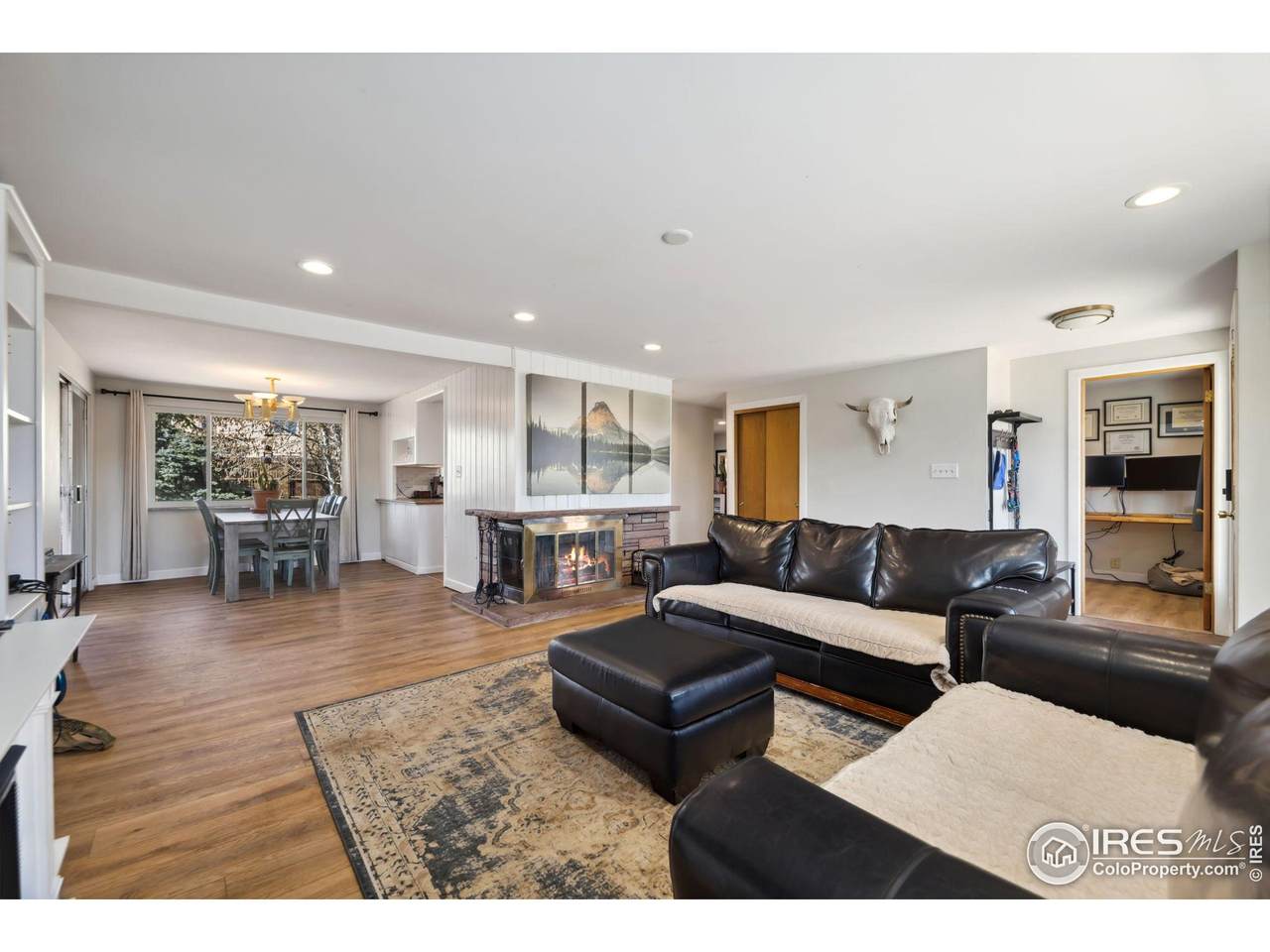 261 South Ct - Photo 1