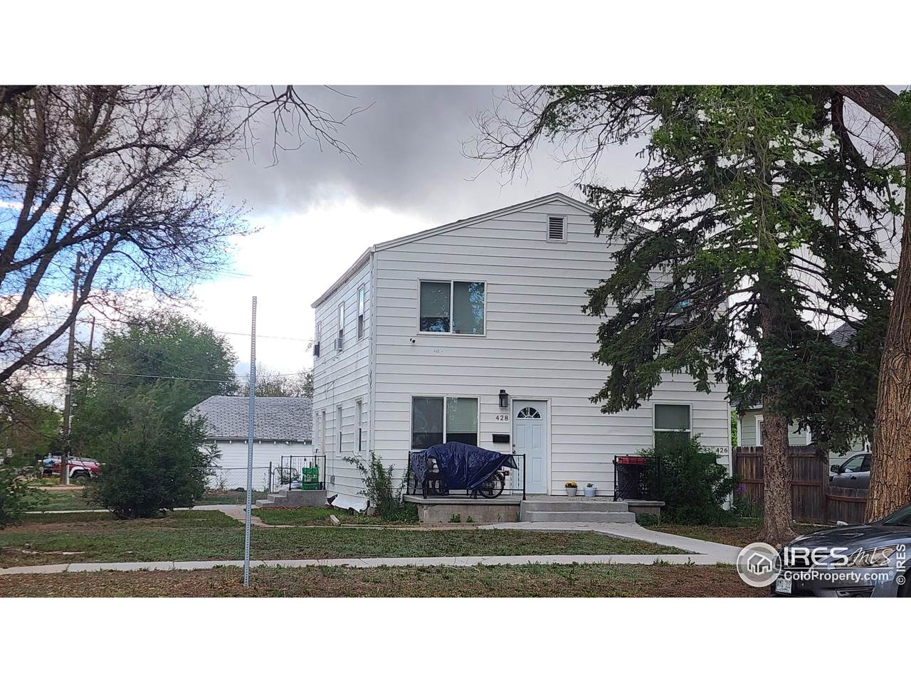 428 Broadway St - Photo 1