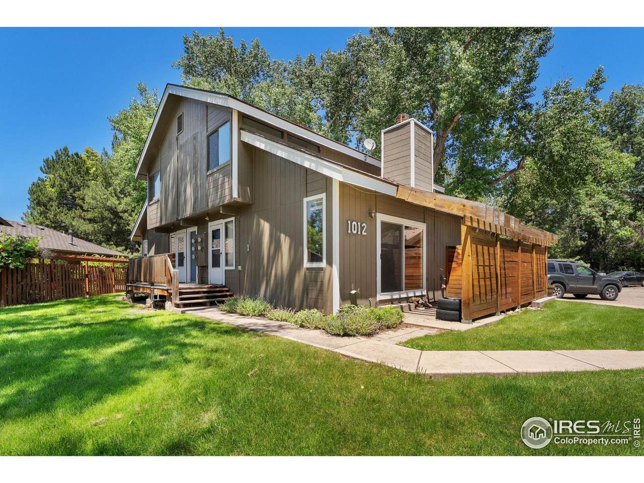 1012 Driftwood Dr - Photo 1