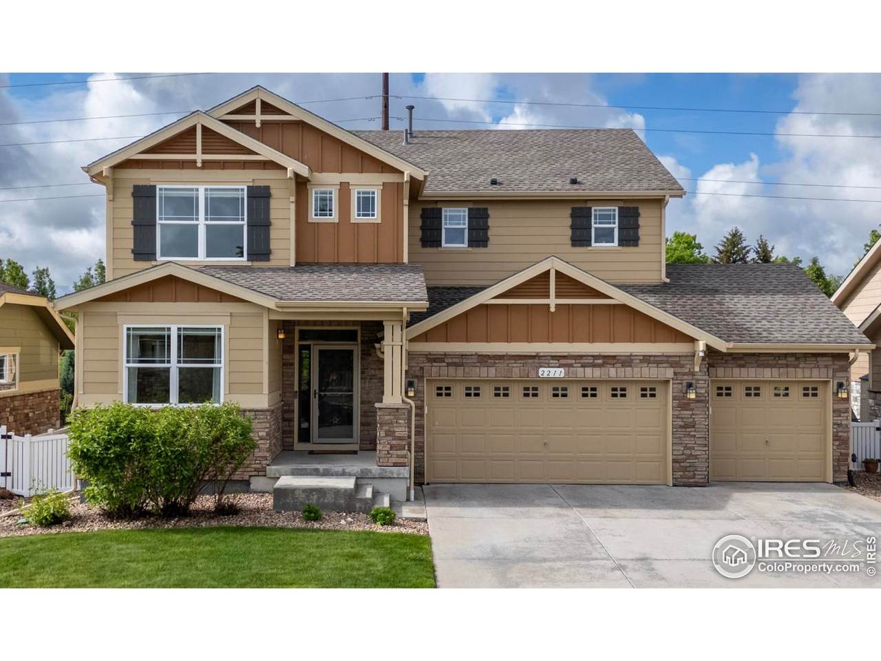 2211 Winding Dr - Photo 1