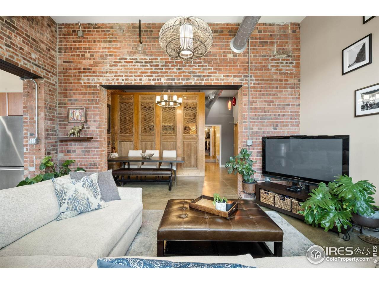 2500 Walnut St - Photo 1
