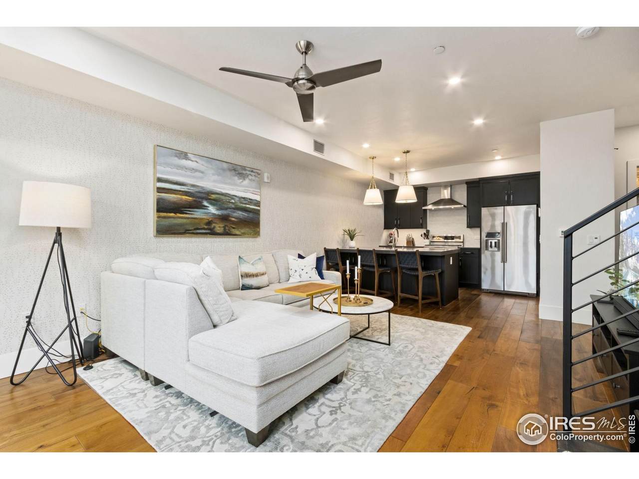 302 Meldrum St - Photo 1