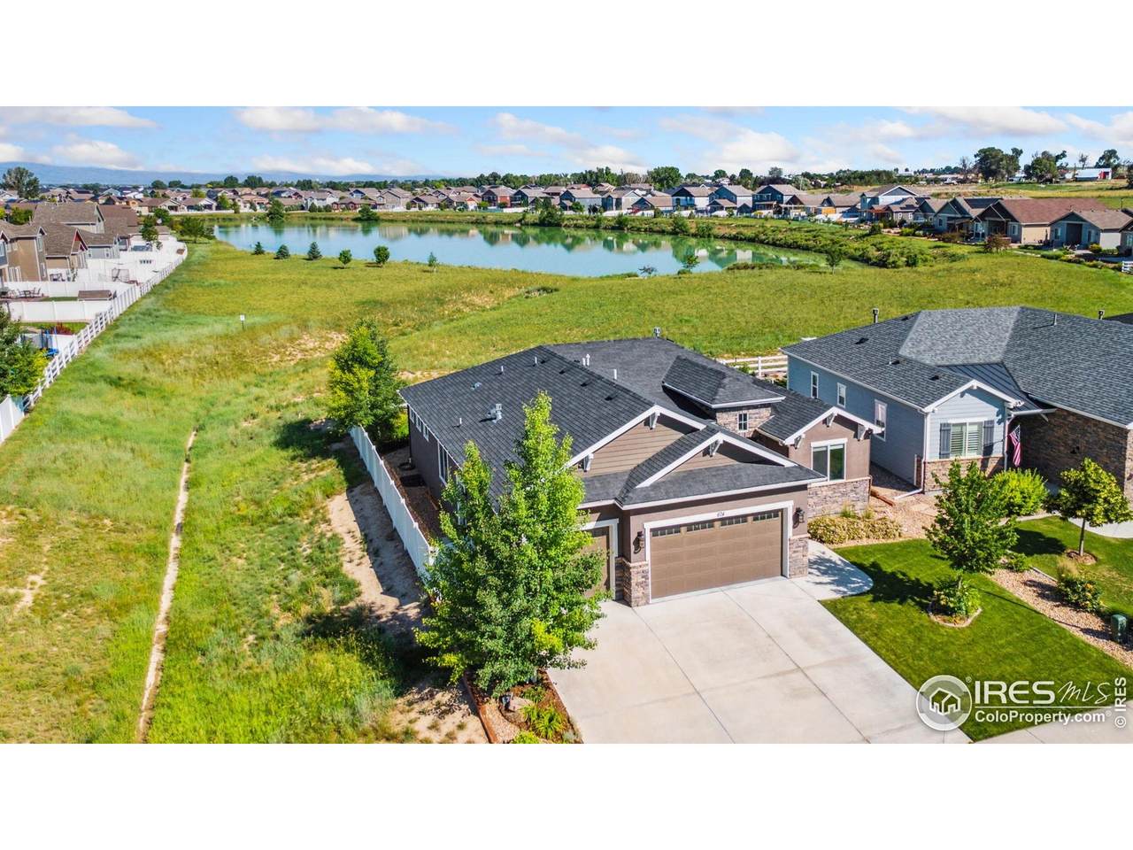 674 Sundance Dr - Photo 1