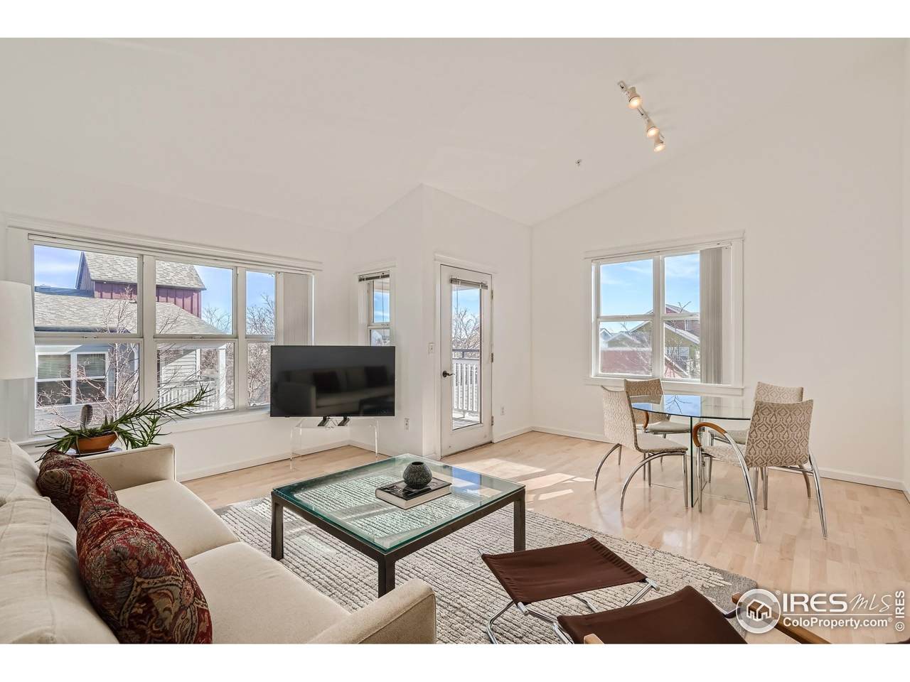 1400 Lee Hill Dr - Photo 1