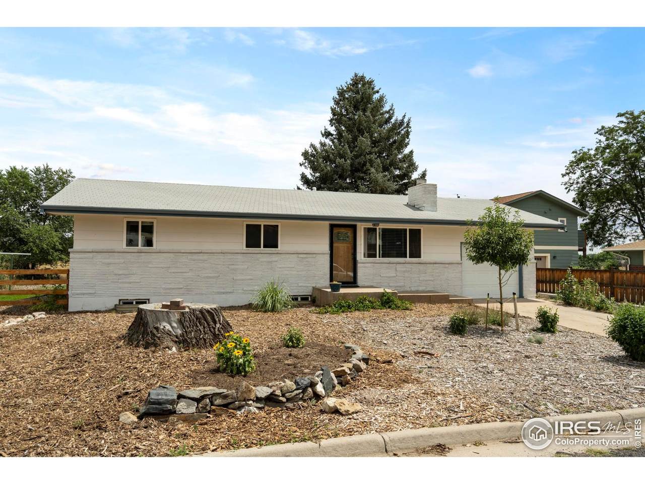 1746 Valley View Ln - Photo 1
