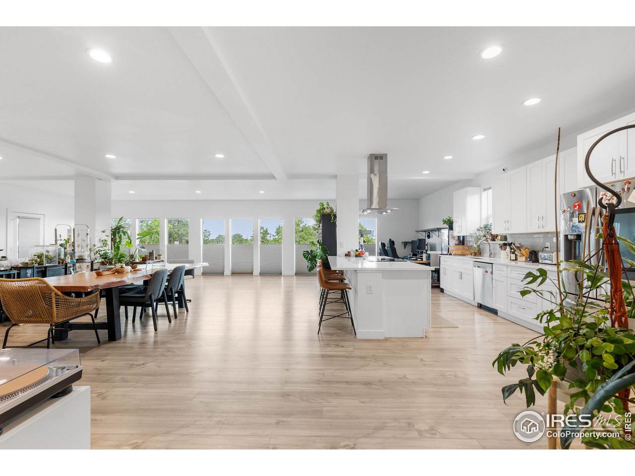 1400 Alaska Pl - Photo 1