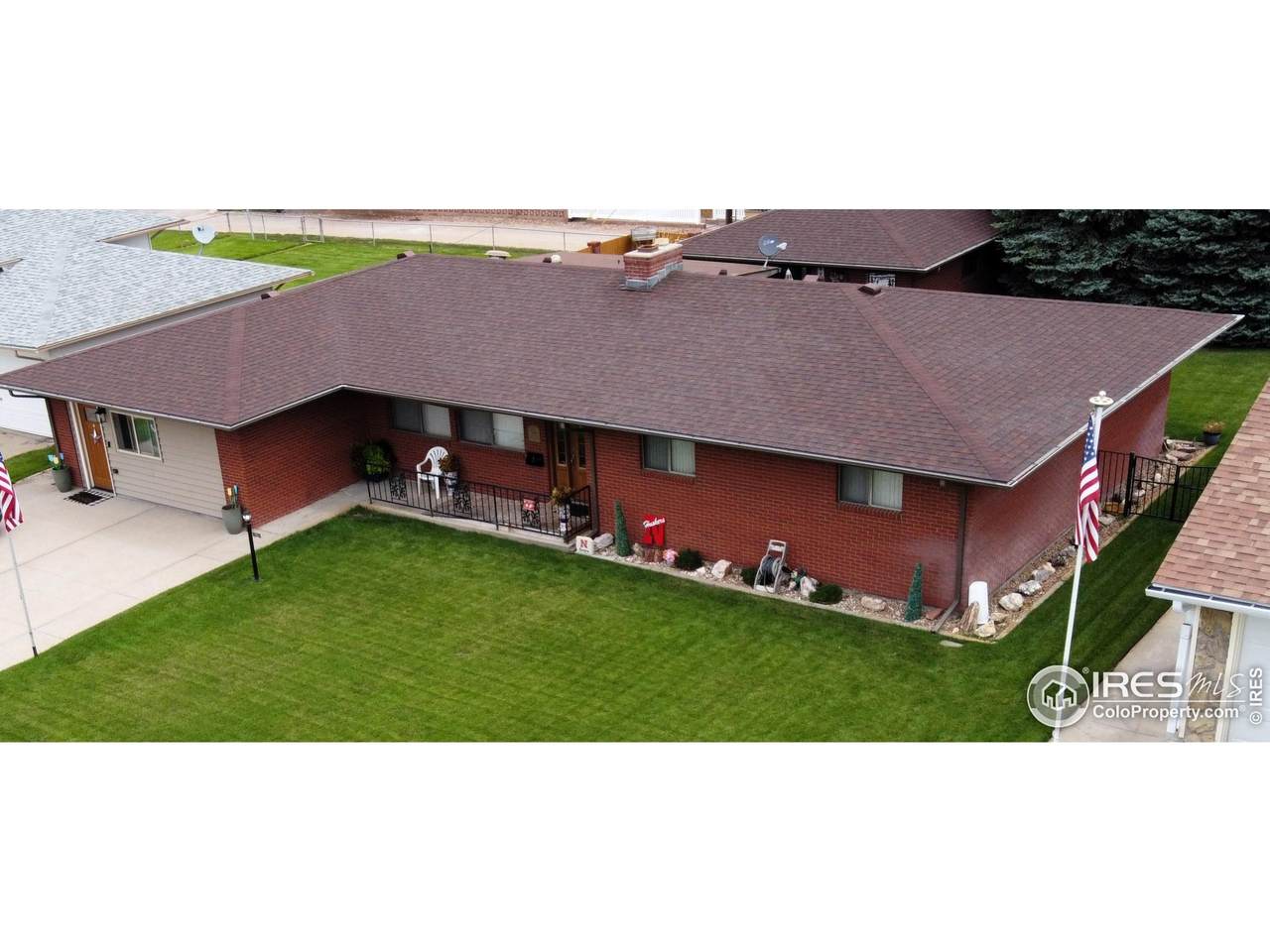 1409 6th Ave - Photo 1