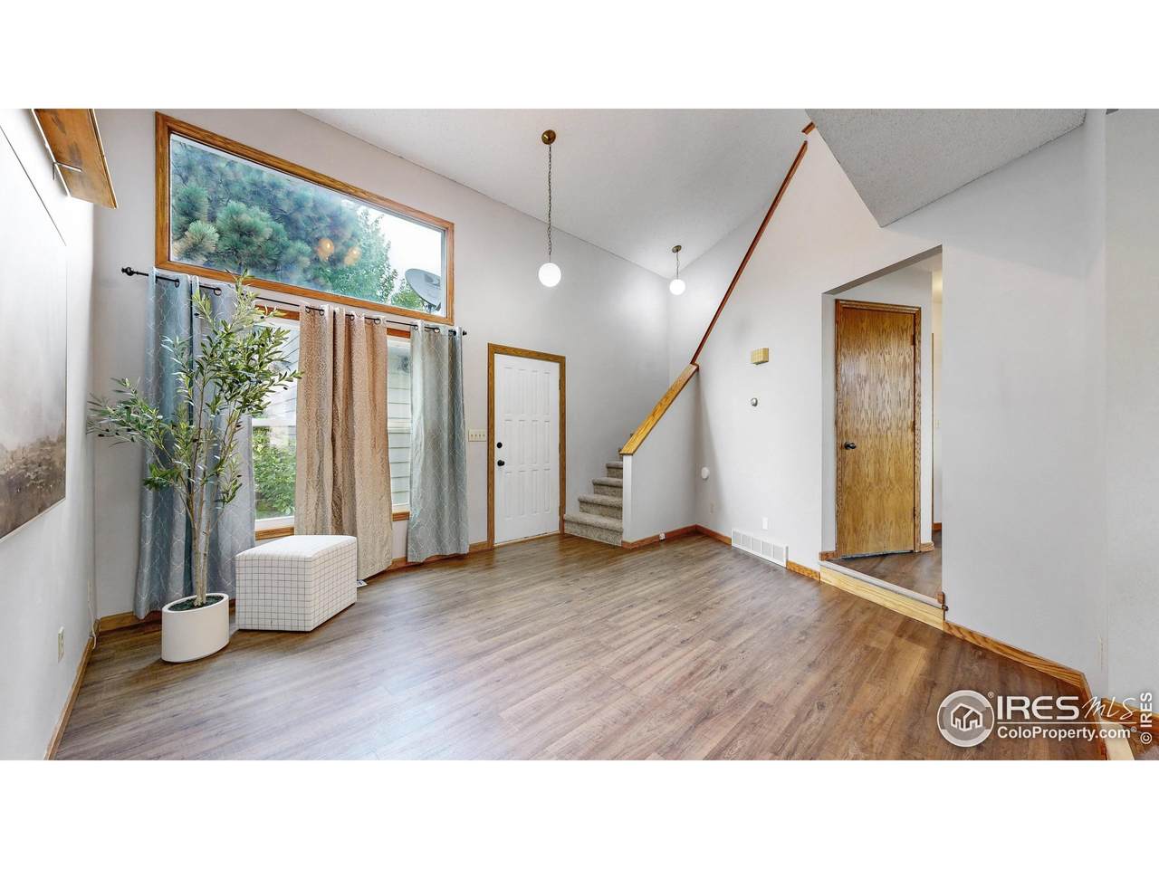 119 42nd St - Photo 1