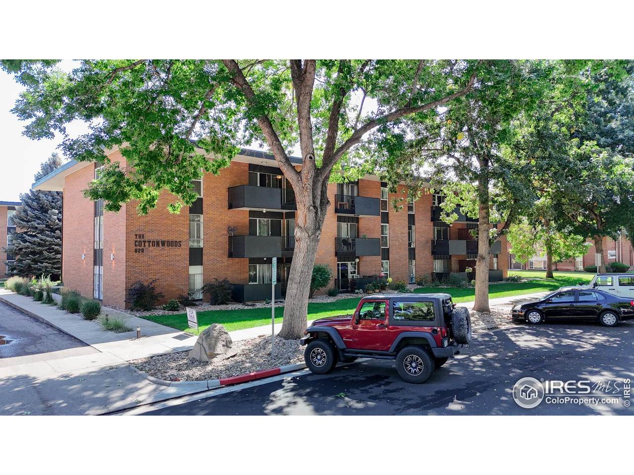 620 Mathews St - Photo 1