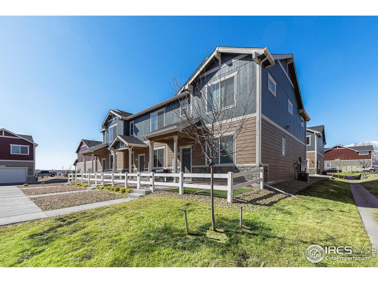 255 Penguin St - Photo 1