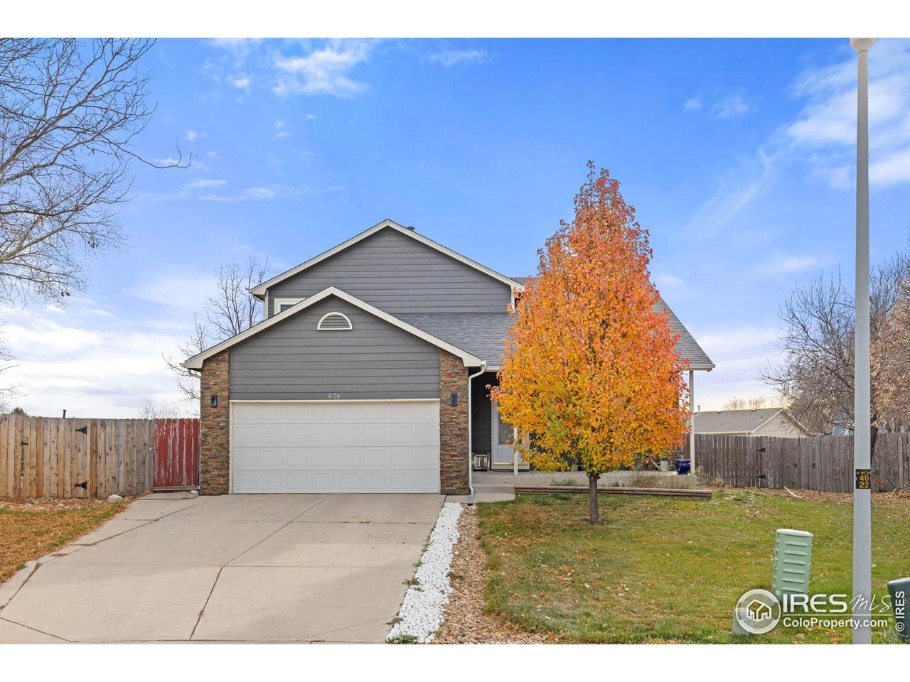 576 Honeylocust Ct - Photo 1