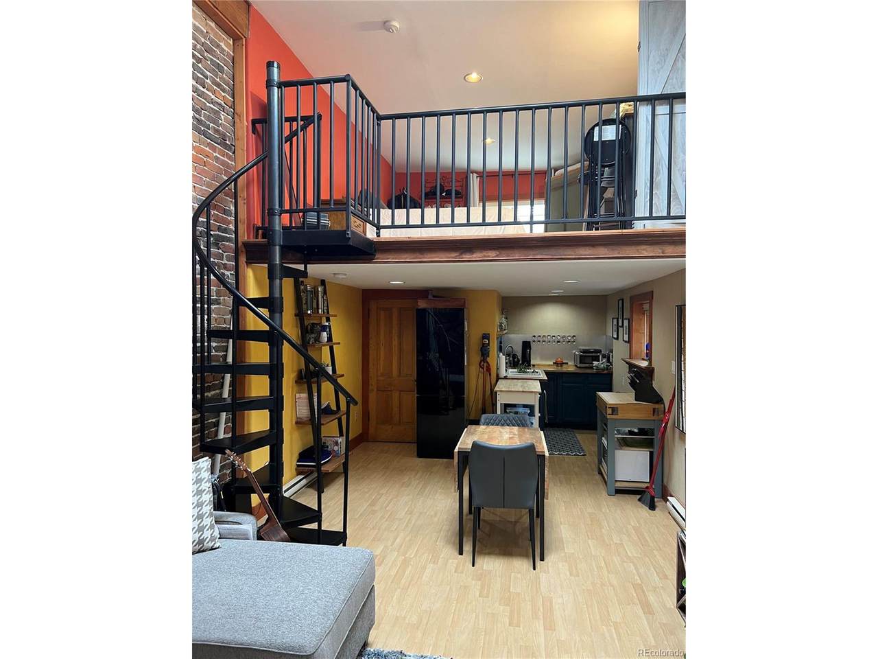 140 1st St - Photo 1