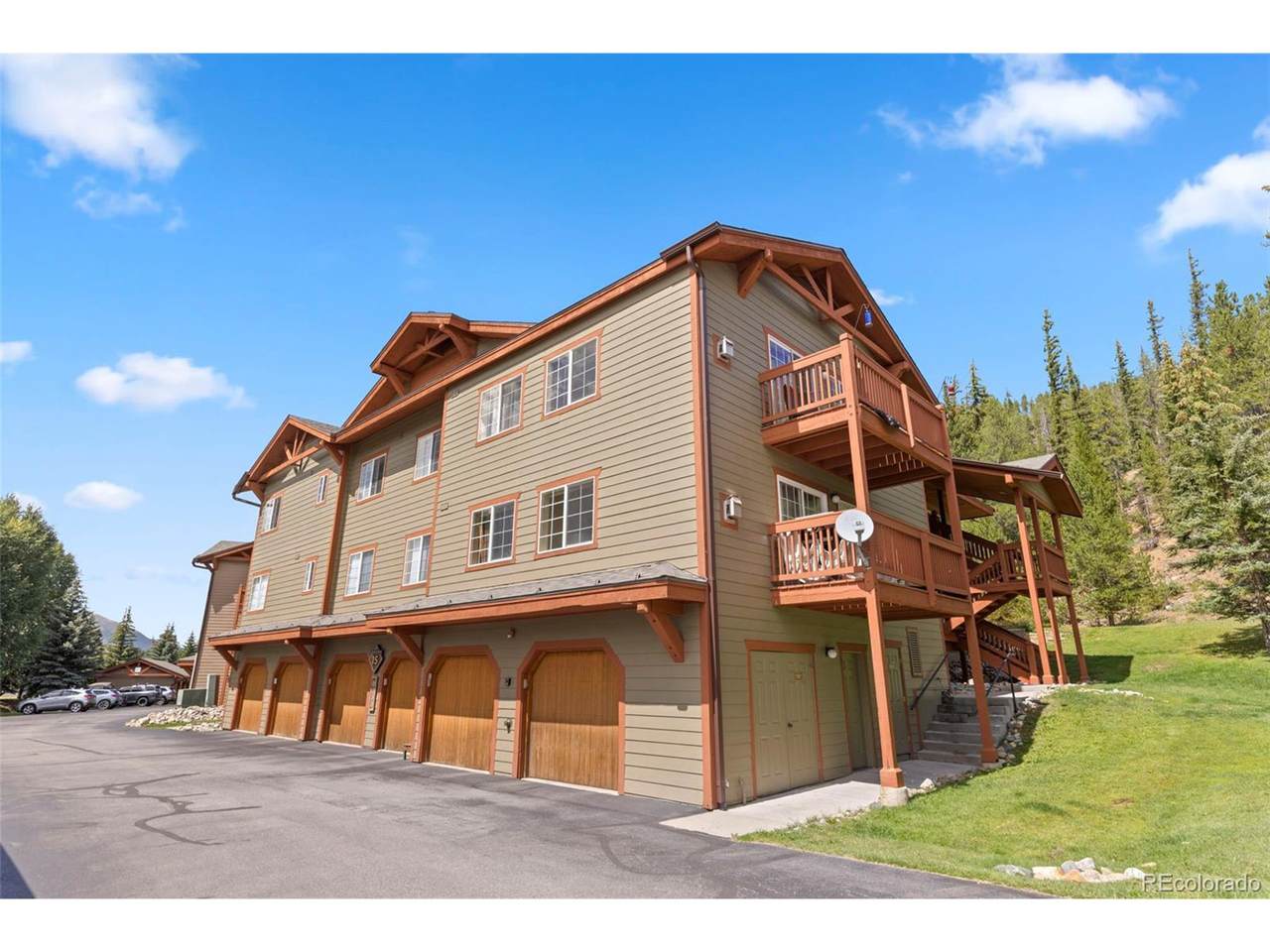 233 Pelican Cir - Photo 1