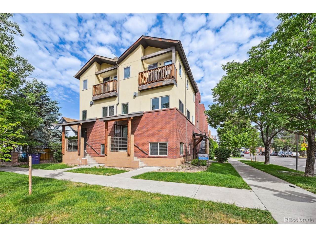500 30th St - Photo 1