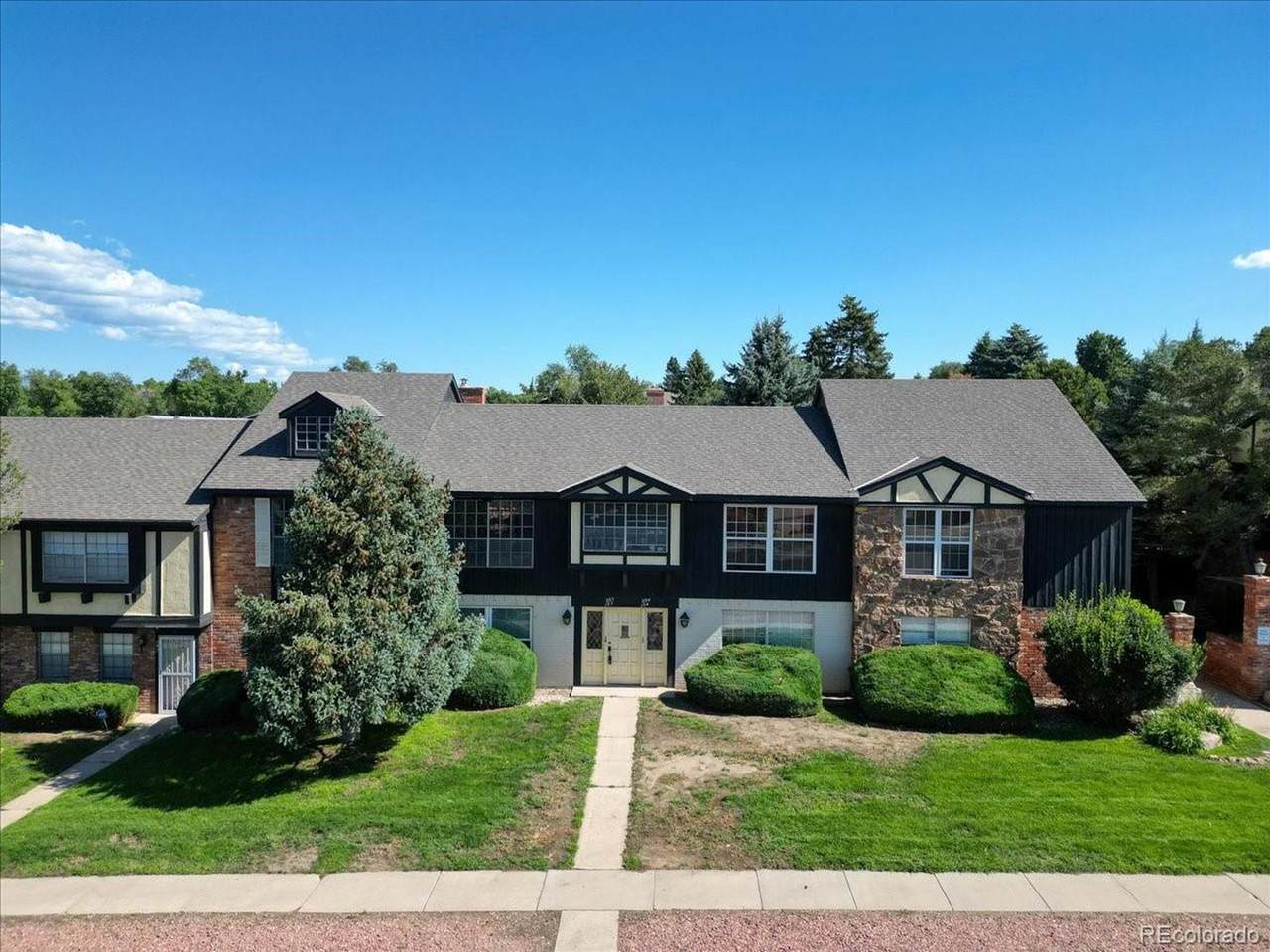 2902 Airport Rd - Photo 1