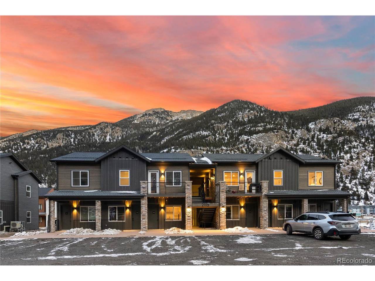 2121 Hummingbird Way - Photo 1