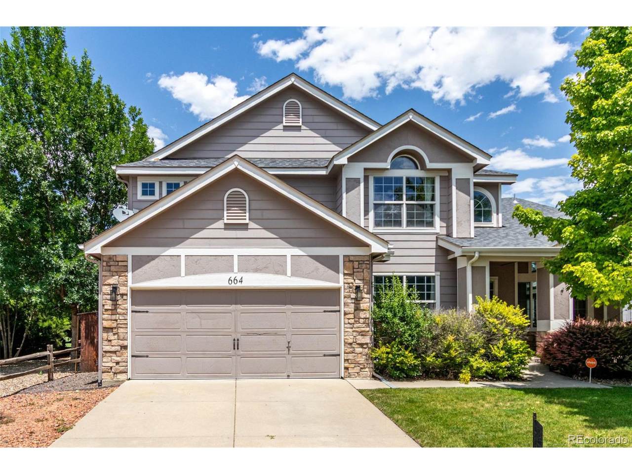 664 Clarendon Dr - Photo 1