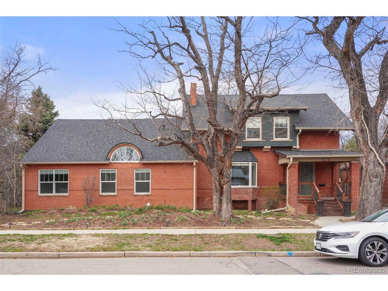841 Niagara St - Photo 1