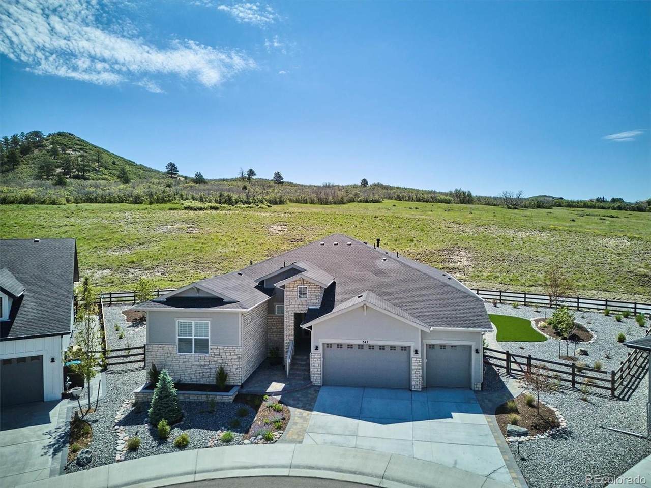 547 Scrubjay Cir - Photo 1