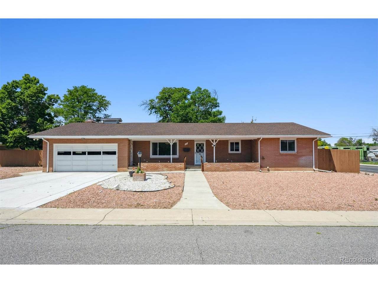 209 13th Ave - Photo 1