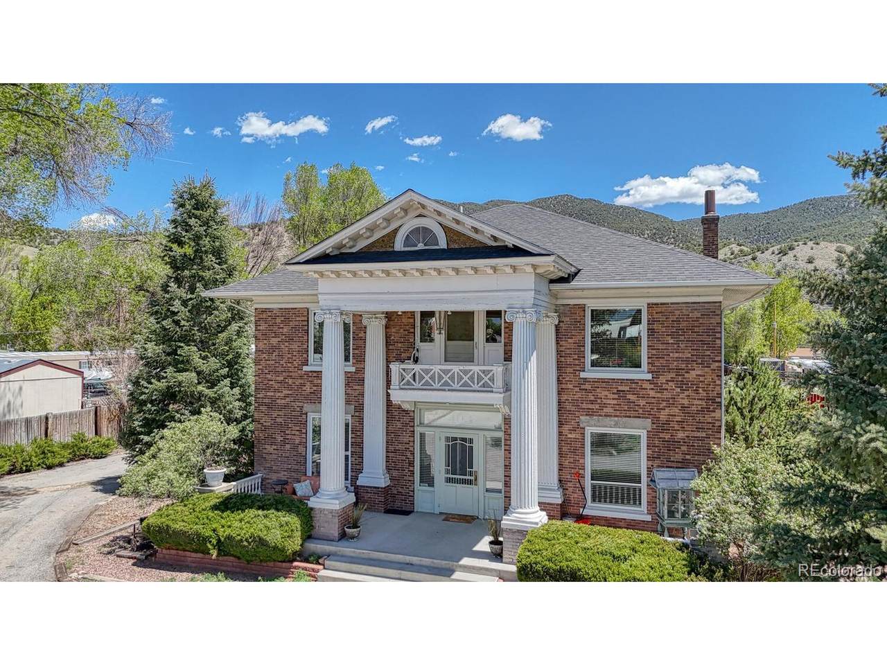 403 Scott St - Photo 1