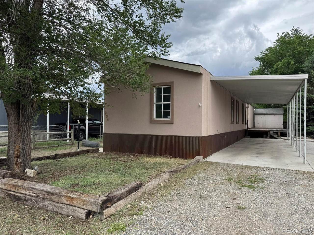934 Elm Dr - Photo 1
