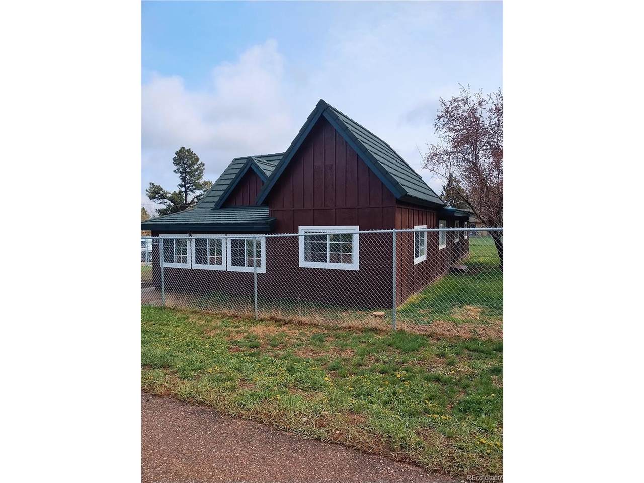 245 Lower Glenway St - Photo 1