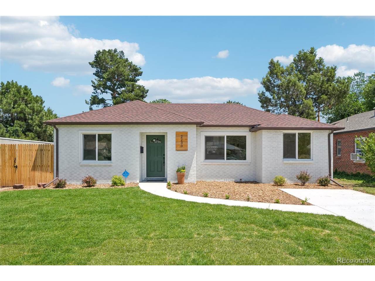 2230 Niagara St - Photo 1
