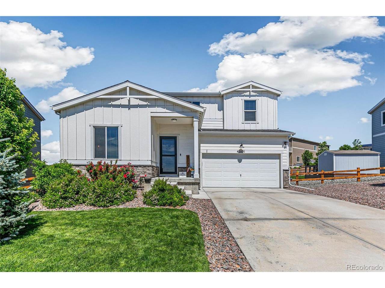 42891 Hawktree Cir - Photo 1