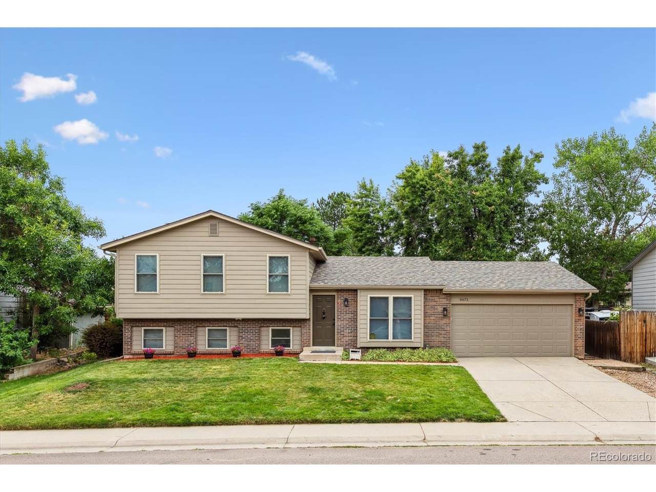 8671 Star Cir - Photo 1