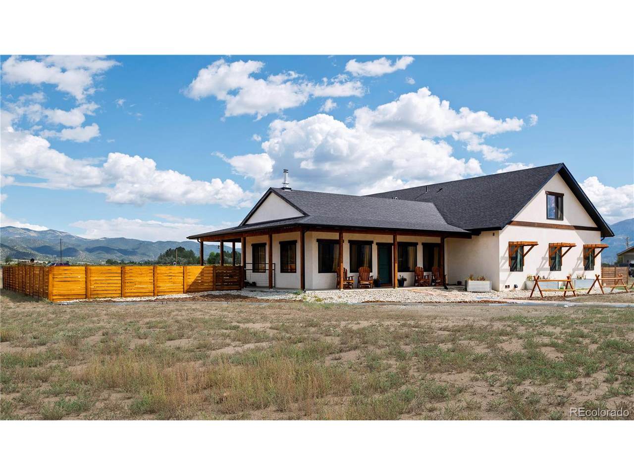 11520 Hills Ct - Photo 1