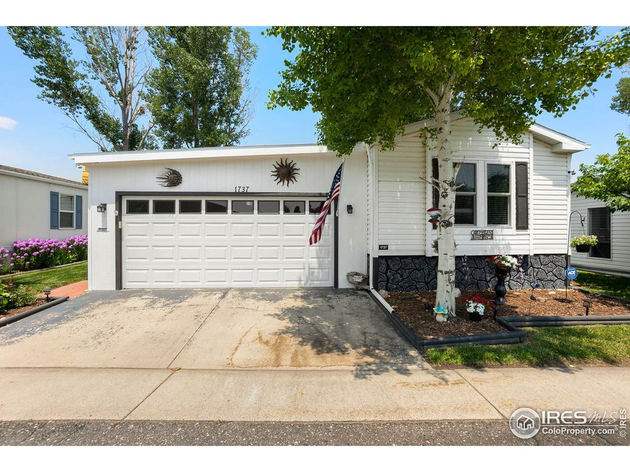 1737 Garnet St - Photo 1