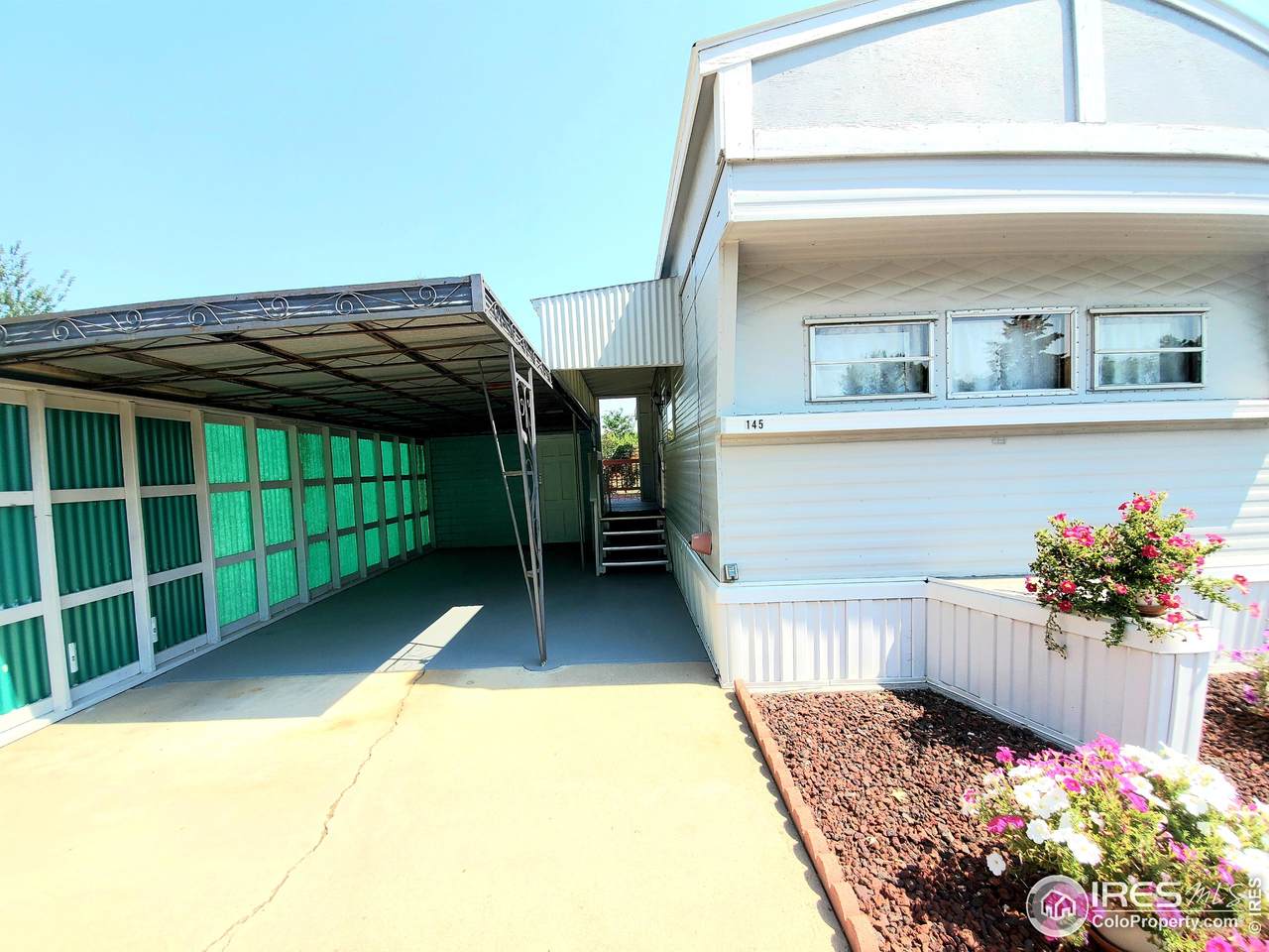 1601 College Ave - Photo 1
