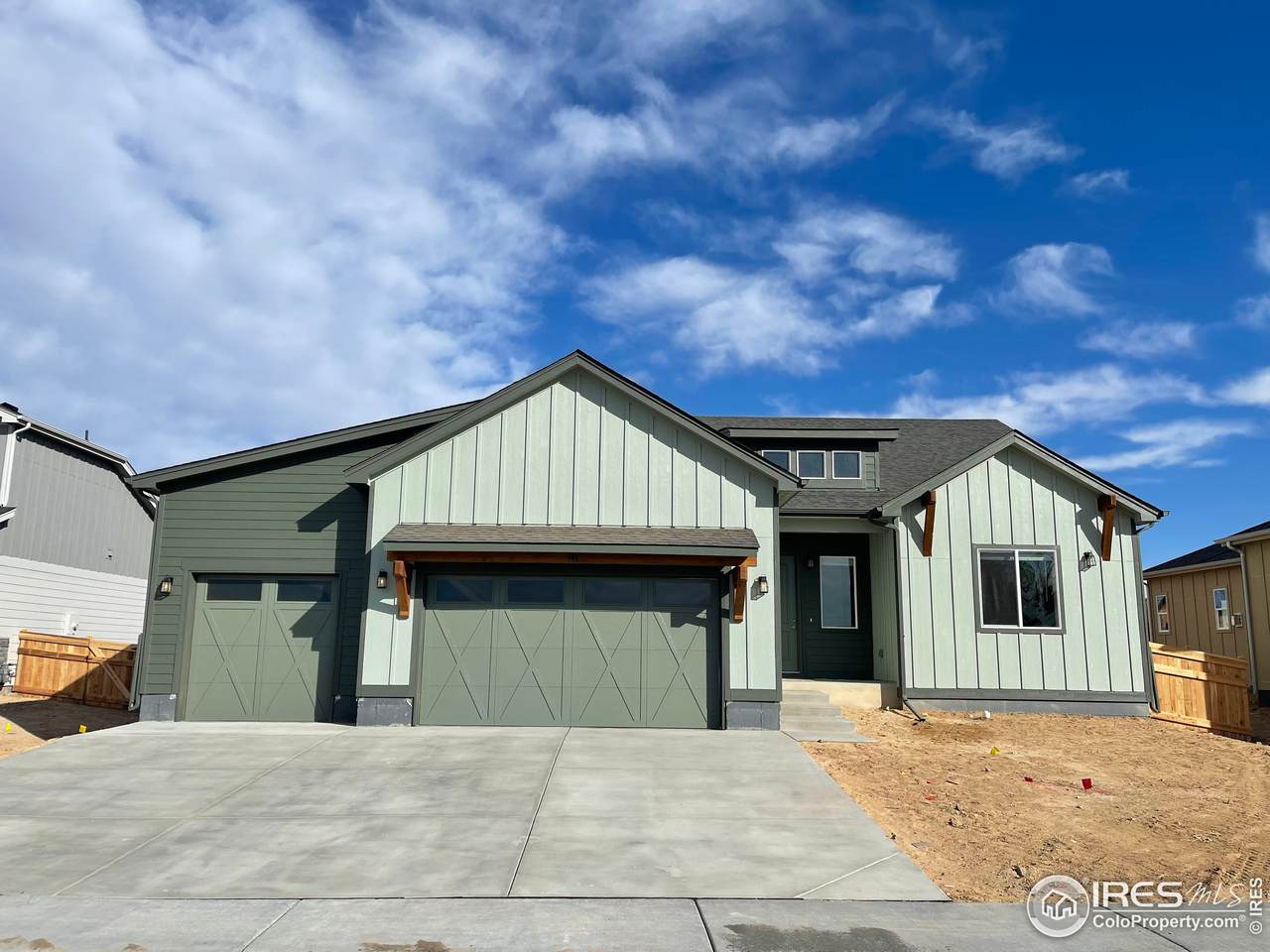 346 Boxwood Dr - Photo 1