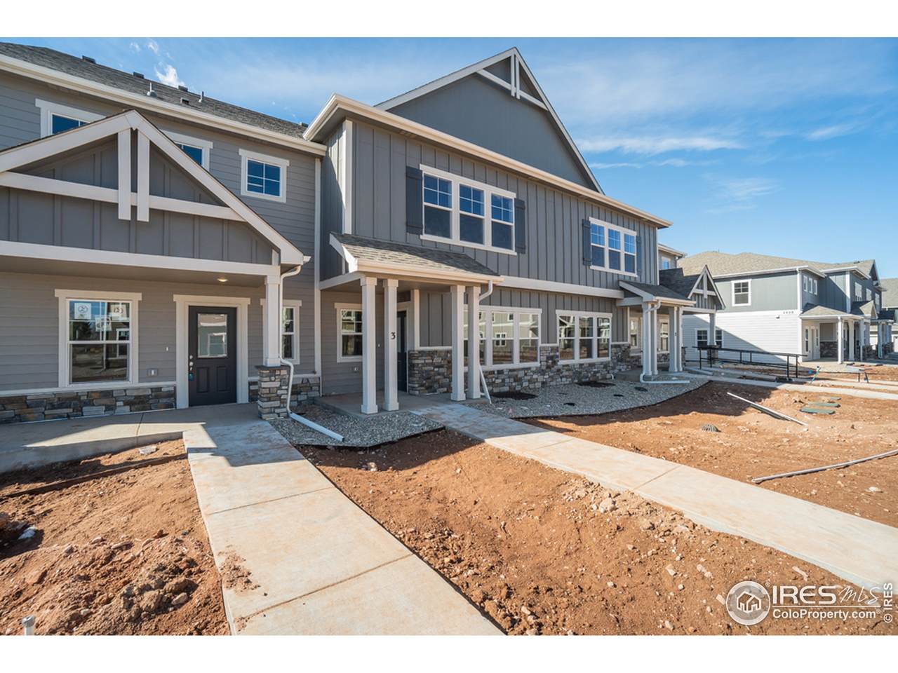 2409 Precipice Dr - Photo 1