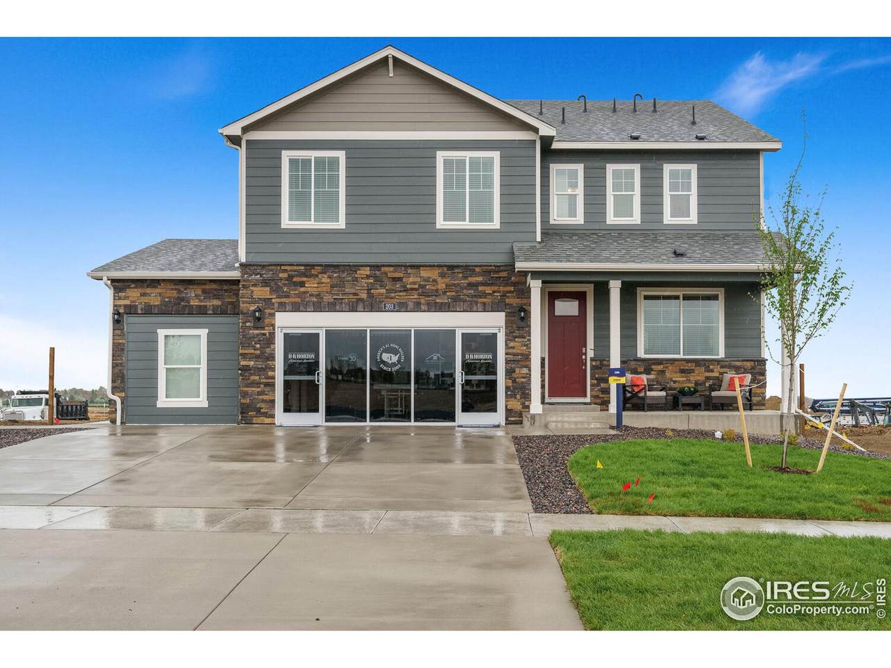 203 Sparrow Dr - Photo 1