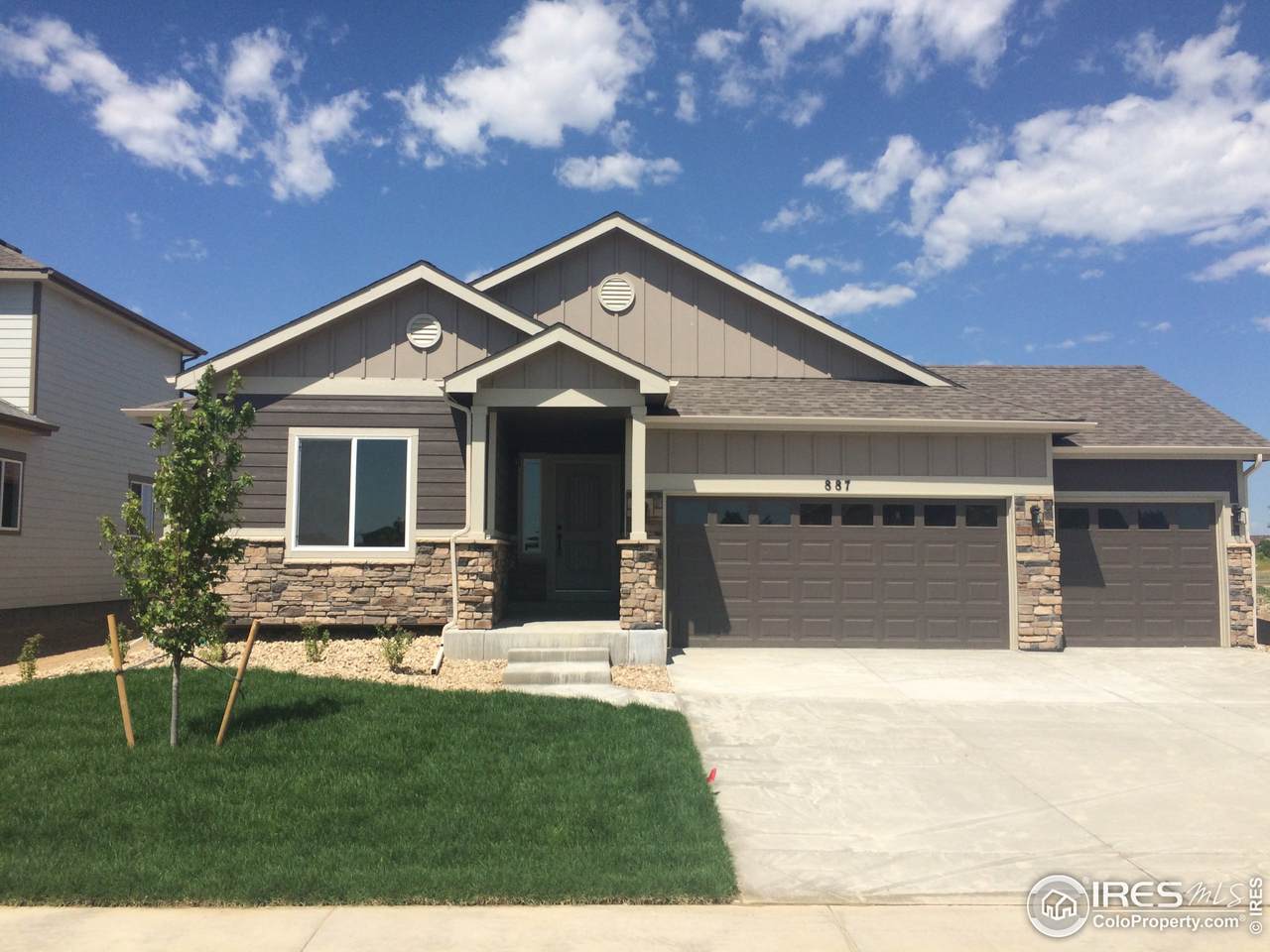 2060 Nicholson St - Photo 1
