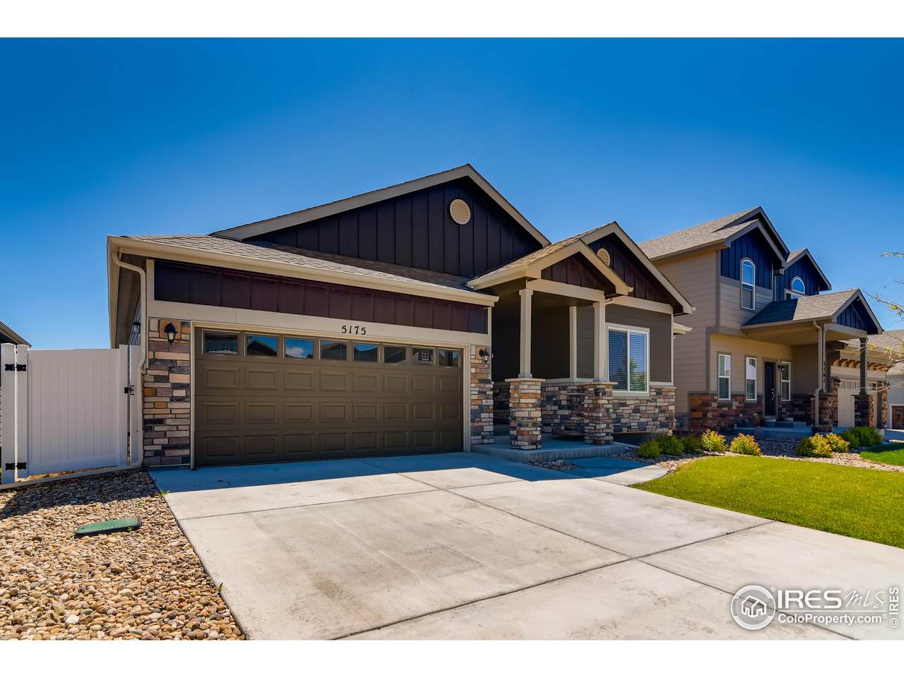 5175 Clarence Dr - Photo 1