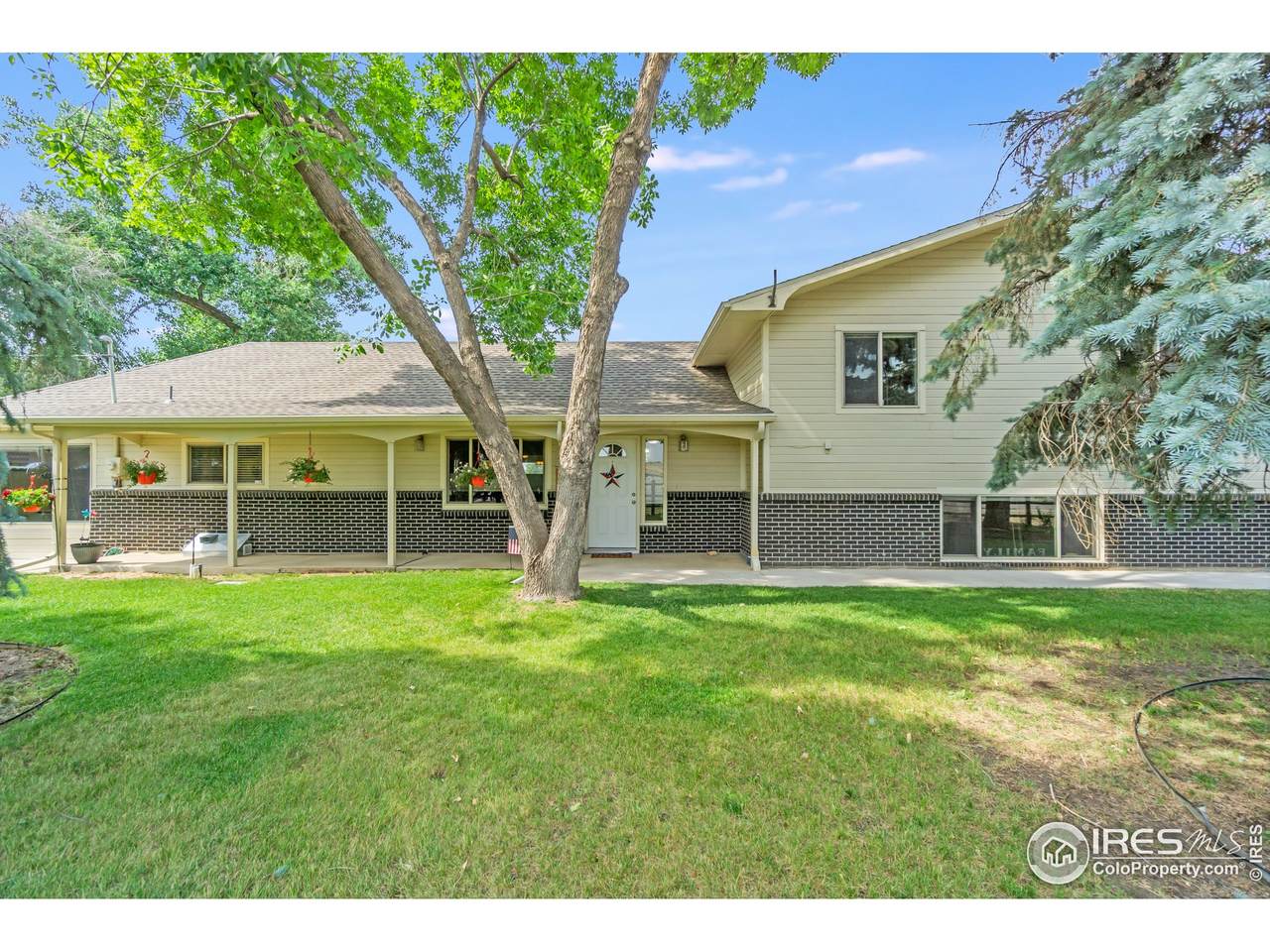 2616 Vine Dr - Photo 1