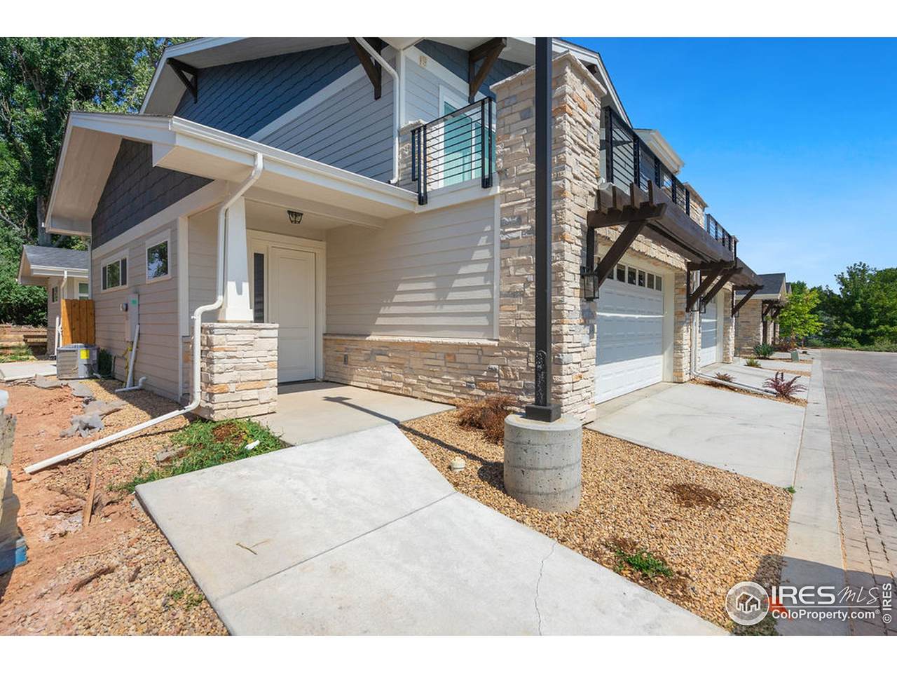 910 Hill Pond Rd - Photo 1