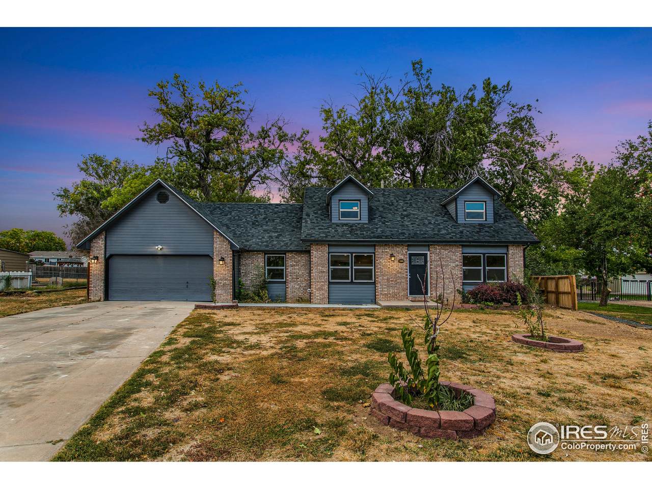 815 39th Ave - Photo 1