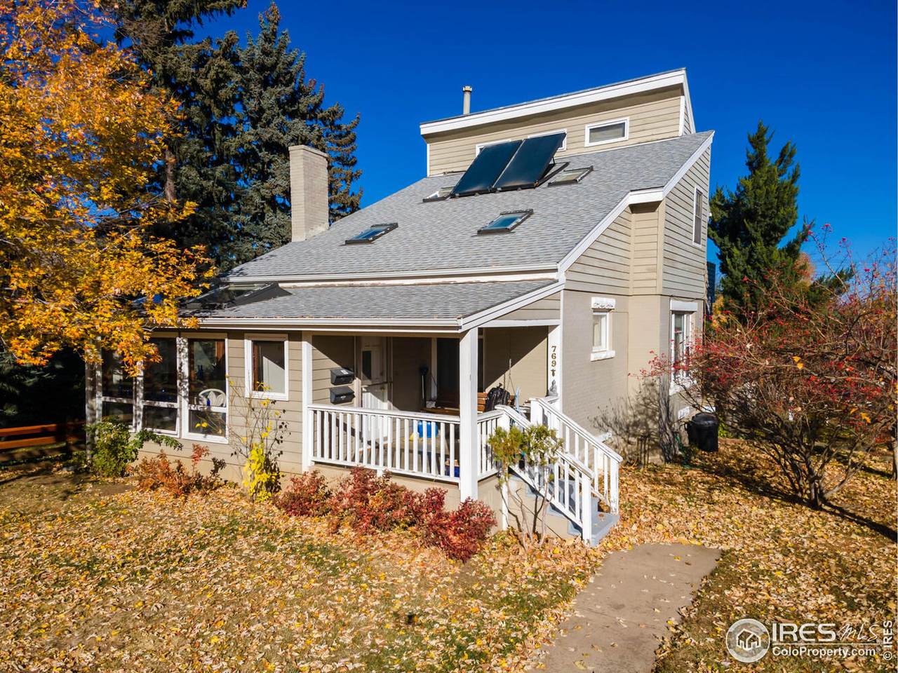 769 University Ave - Photo 1