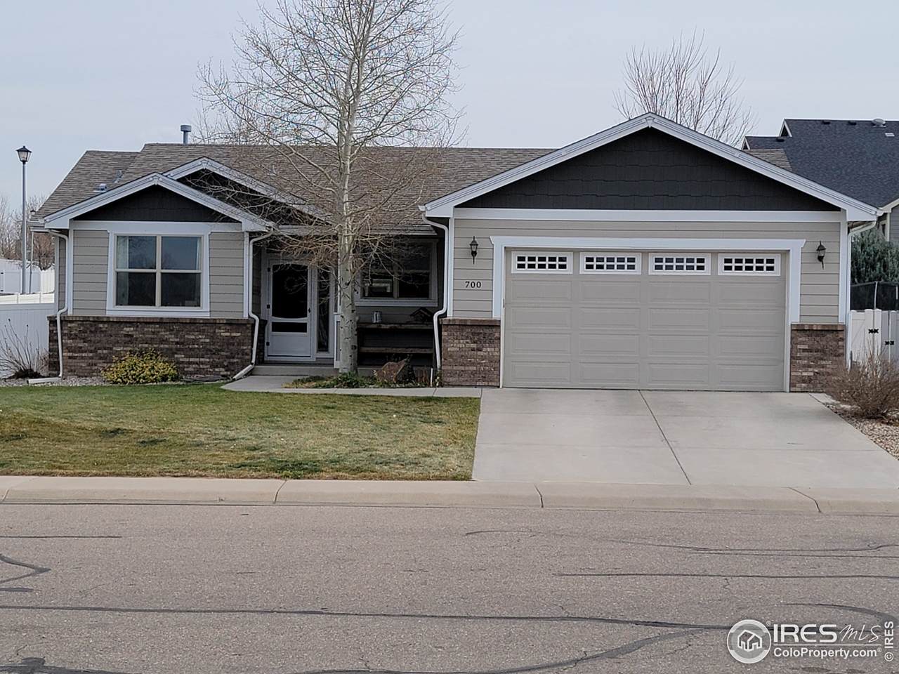 700 62nd Ave Ct - Photo 1
