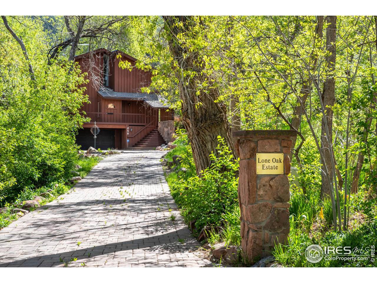258 Spruce St - Photo 1