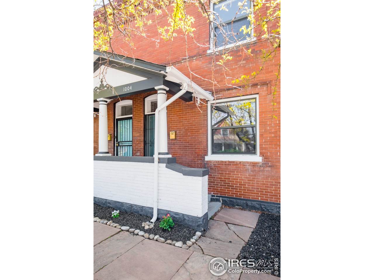 1004 25th Ave - Photo 1